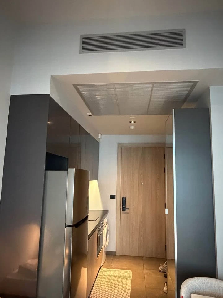 Condo for rent, The Loft Asoke. Ready to move in, fully furnished. Just bring your belongings and move in! Don't miss out!