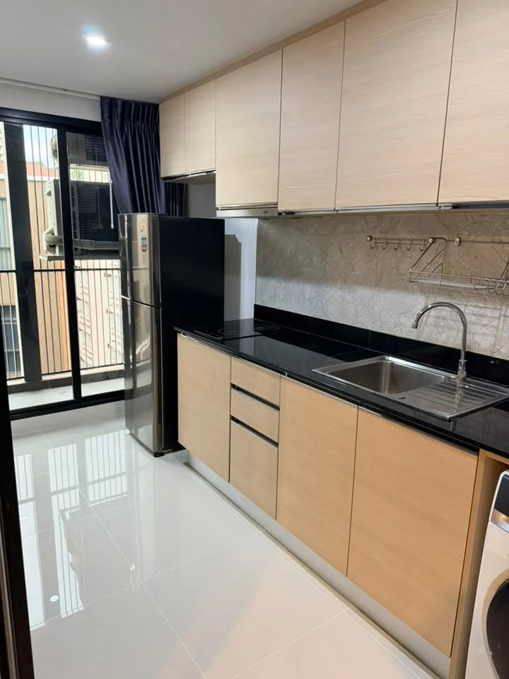 Condo for rent, The Shedd Sathorn. 1 large, comfortable unit with ample living space and complete amenities. Book now, don't miss out!