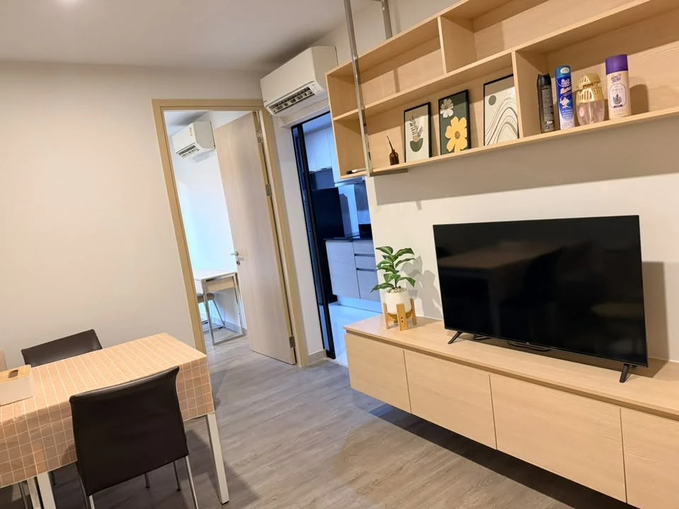 Condo for rent, The Shedd Sathorn. 1 large, comfortable unit with ample living space and complete amenities. Book now, don't miss out!