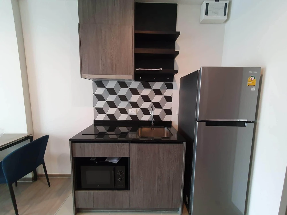 Condo for rent at The Base Phetchaburi-Thonglor. Move-in ready, fully equipped with amenities, and at a fantastic price—book now before it’s gone!