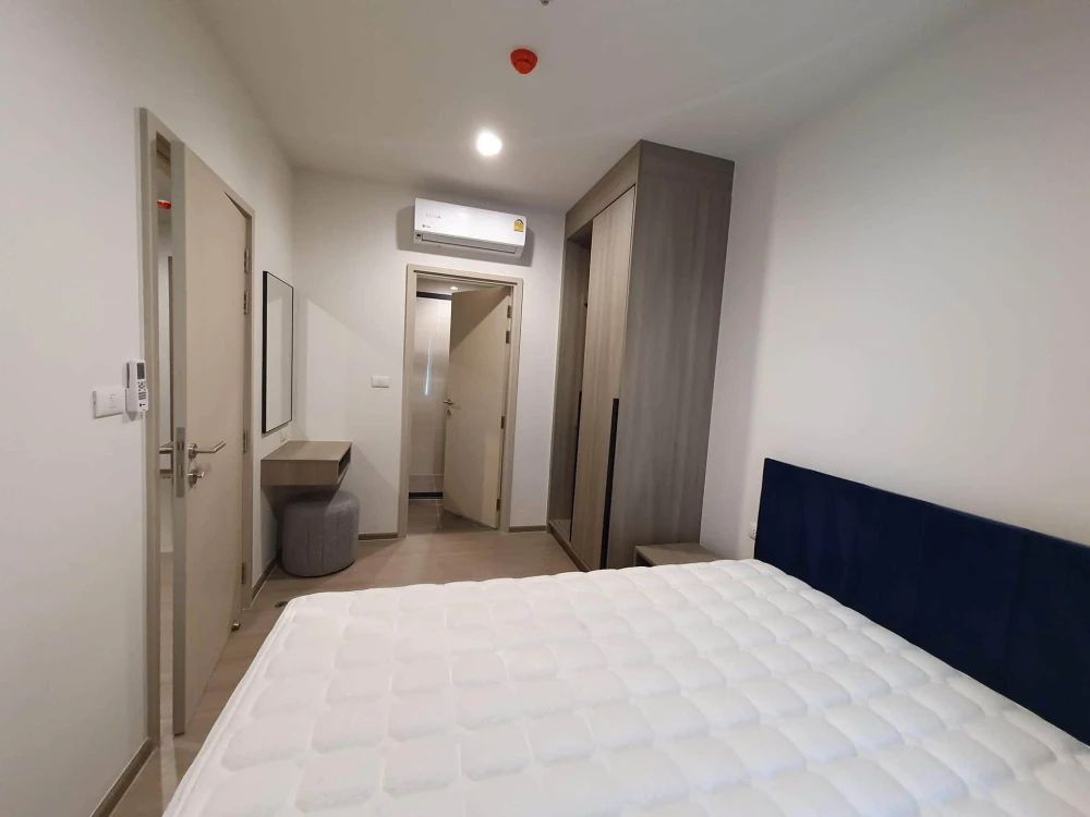 Condo for rent at The Base Phetchaburi-Thonglor. Move-in ready, fully equipped with amenities, and at a fantastic price—book now before it’s gone!