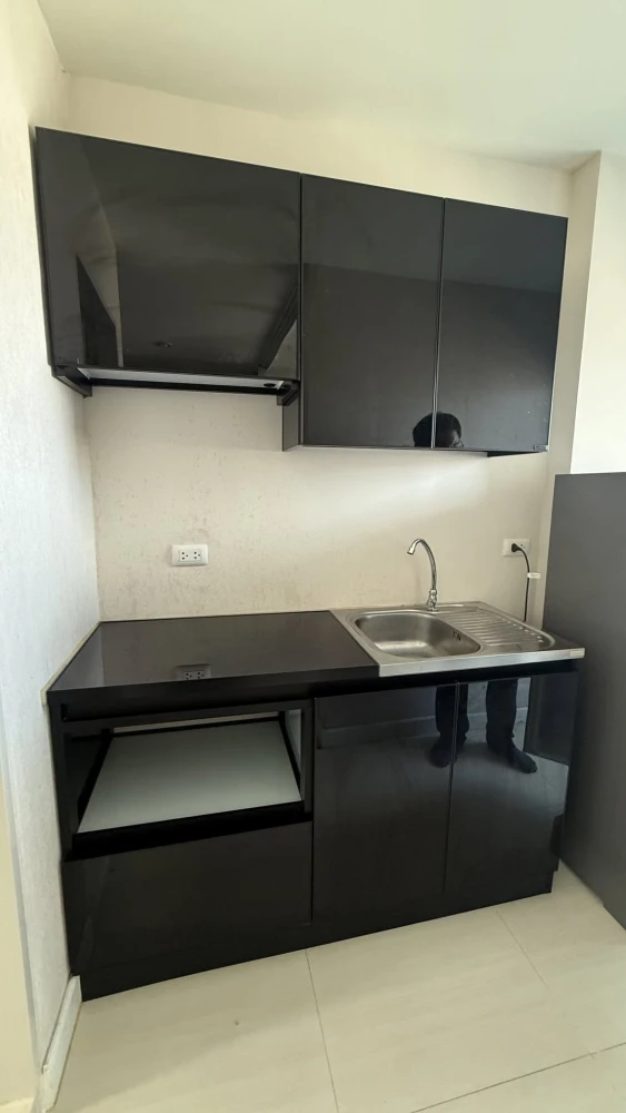 Condo for rent at The Cube Pracha Uthit. Airy and comfortable atmosphere with cool breezes and excellent ventilation. Pool-facing view. Book now!