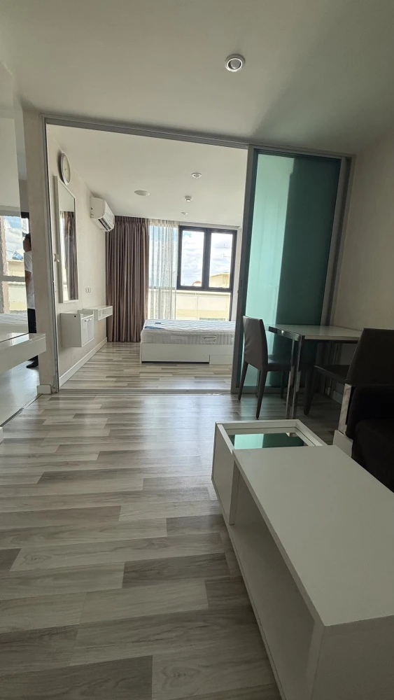 Condo for rent at The Cube Pracha Uthit. Airy and comfortable atmosphere with cool breezes and excellent ventilation. Pool-facing view. Book now!