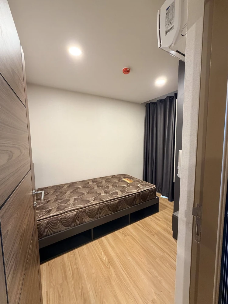 Condo for rent at The Cube Loft Srinakarin - Theparak. Spacious and comfortable unit with complete amenities. Book now!