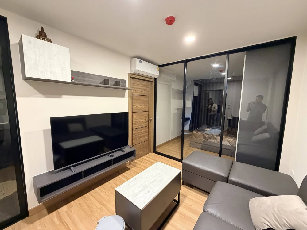 Condo for rent at The Cube Loft Srinakarin - Theparak. Spacious and comfortable unit with complete amenities. Book now!