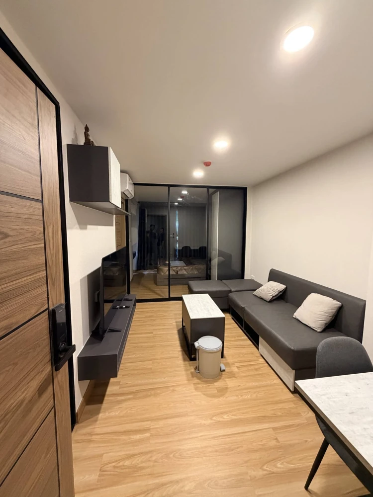 Condo for rent at The Cube Loft Srinakarin - Theparak. Spacious and comfortable unit with complete amenities. Book now!