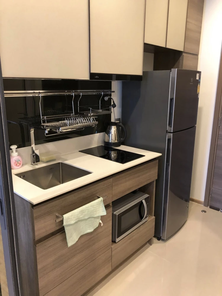 Condo for rent, The Line Phahon Pradipat. Ready to move in, fully furnished. Amazing price! Book now, don't miss out!