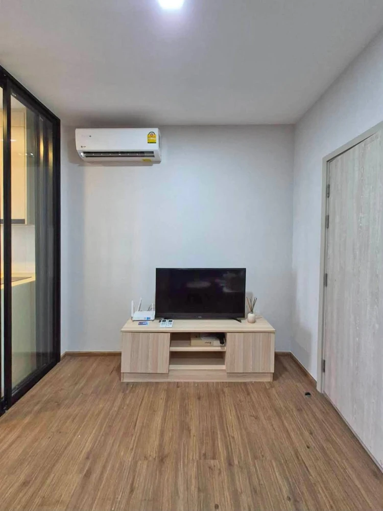 Condo for rent at Metris Rama 9 - Ramkhamhaeng. Ready to move in, fully furnished, great price. Book now!