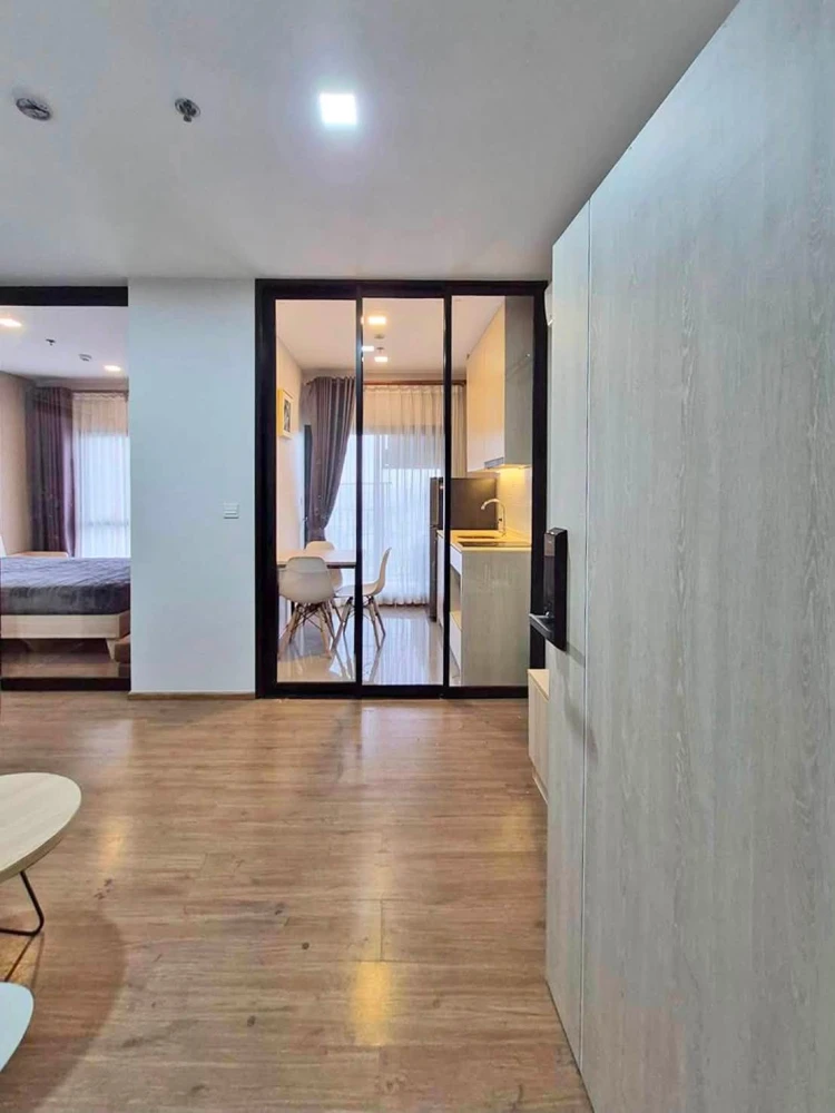 Condo for rent at Metris Rama 9 - Ramkhamhaeng. Ready to move in, fully furnished, great price. Book now!