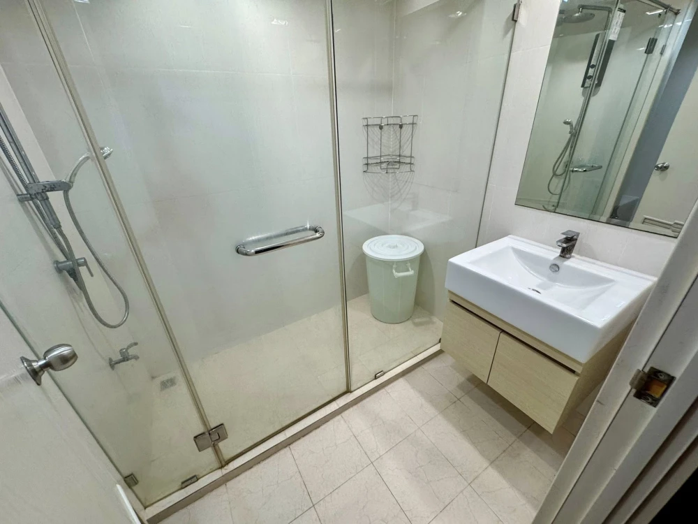Condo for rent, Metrolux Kaset, large room, comfortable living, lots of usable space, complete facilities, book now, don't miss out!
