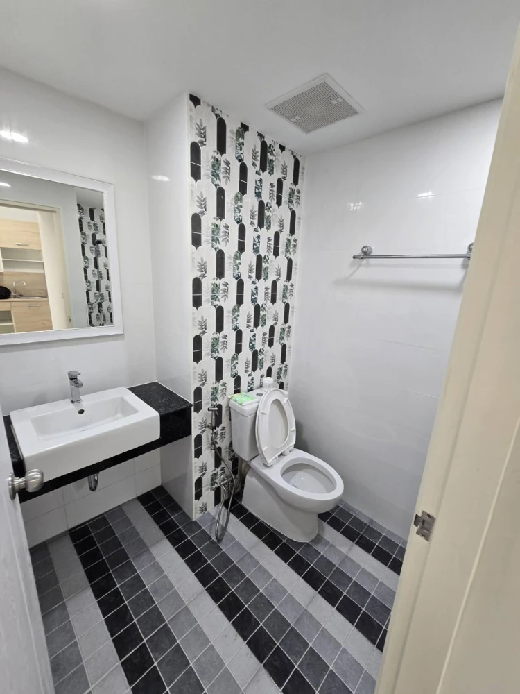 Condo for rent, A Space Play Ratchada - Sutthisan. Ready to move in, fully furnished with appliances. Just bring your personal belongings.