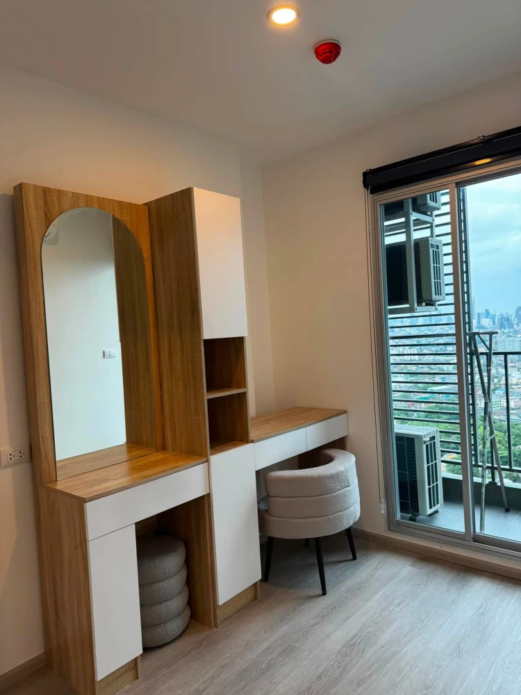 Condo for rent, Elio Sathorn-Wutthakat. Partitioned unit on the 36th floor with high-floor views. Fully furnished. Book now!