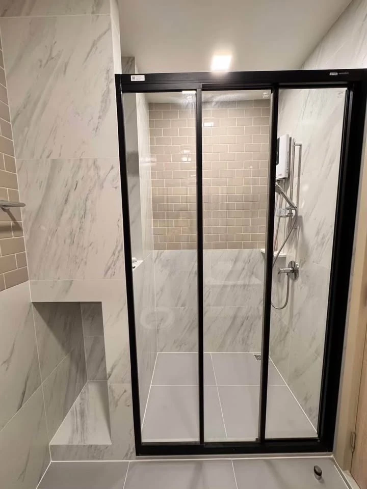 Condo for rent, XT Phaya Thai. Spacious room with ample living space and complete amenities. Don't miss out!