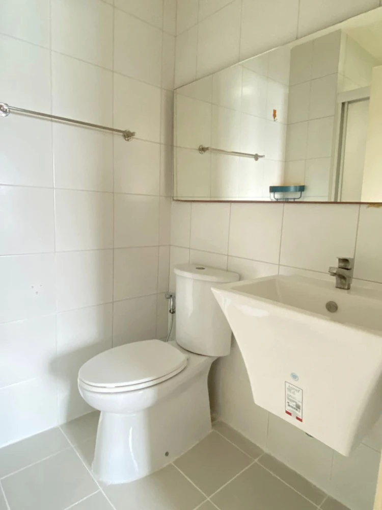 Condo for rent, Aspire Ngamwongwan, cute decorated room. Comes with full furniture You can move in now.