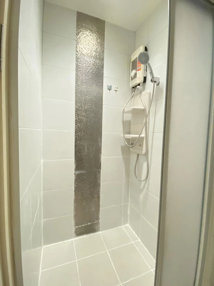 Condo for rent, Aspire Ngamwongwan, cute decorated room. Comes with full furniture You can move in now.