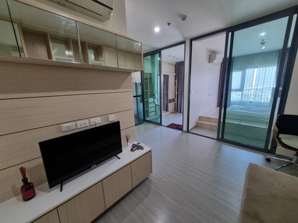 Condo for rent, Aspire Sathorn-Ratchaphruek. Fully furnished, ready to move in. Complete amenities. Great price. Book now, don't wait!