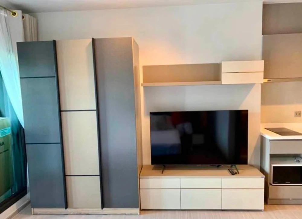 Condo for rent, Life Asoke Rama 9, studio room, 37th floor, high floor with great view, fully furnished with appliances. Just bring your belongings an