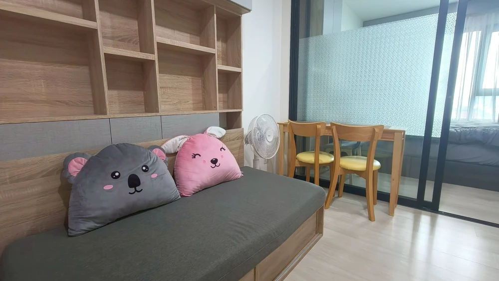 Condo for rent Life Asoke, nice room, 17th floor, garden view, comes with full facilities, hurry to reserve