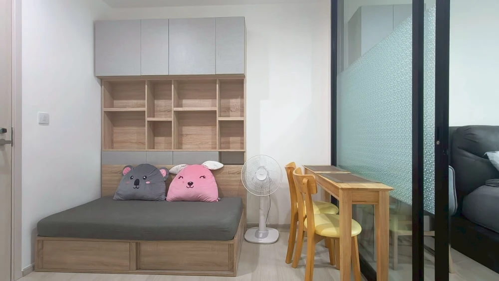Condo for rent Life Asoke, nice room, 17th floor, garden view, comes with full facilities, hurry to reserve