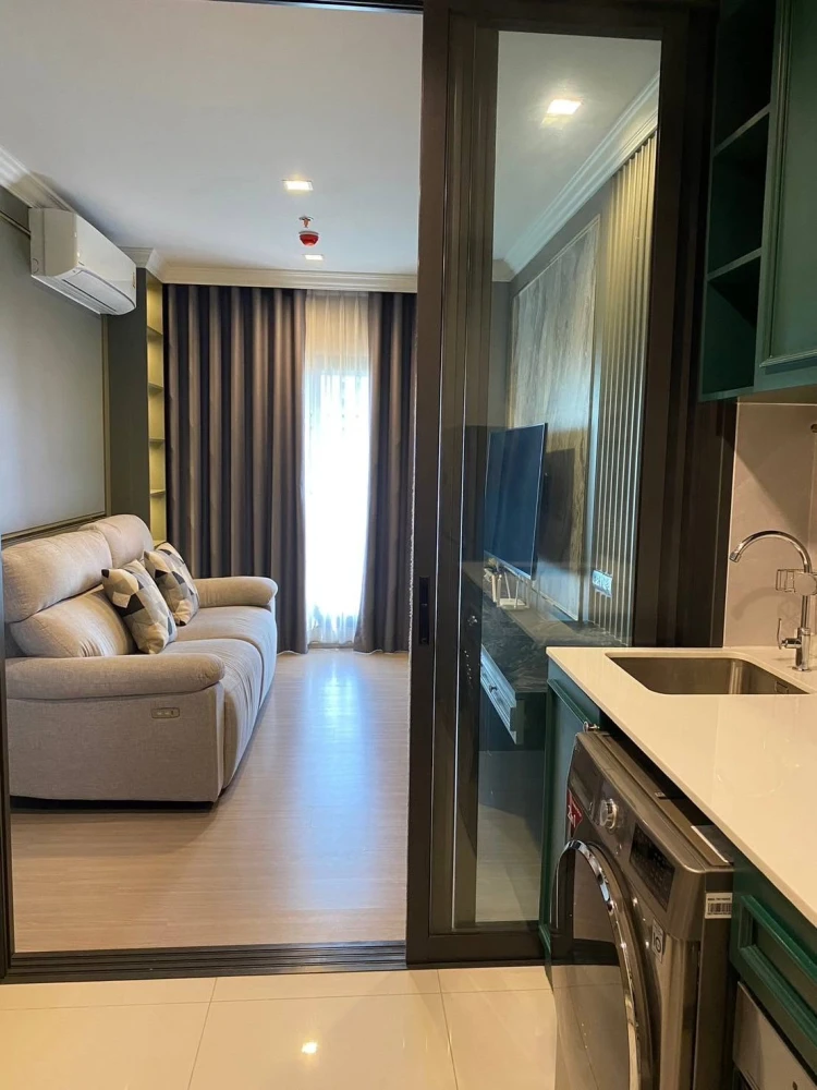 Condo for rent, Life Asoke Hype, fully furnished, 14th floor. Great height, great price. Don't miss this opportunity!
