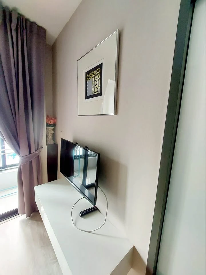 Condo for rent, Ideo Phayathai, spacious room, ready to move in, built-in in the room, just bring your bags and come right away.