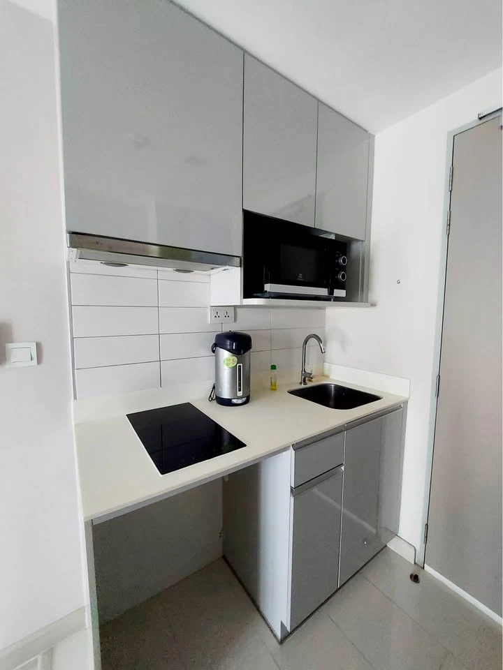 Condo for rent, Ideo Phayathai, spacious room, ready to move in, built-in in the room, just bring your bags and come right away.