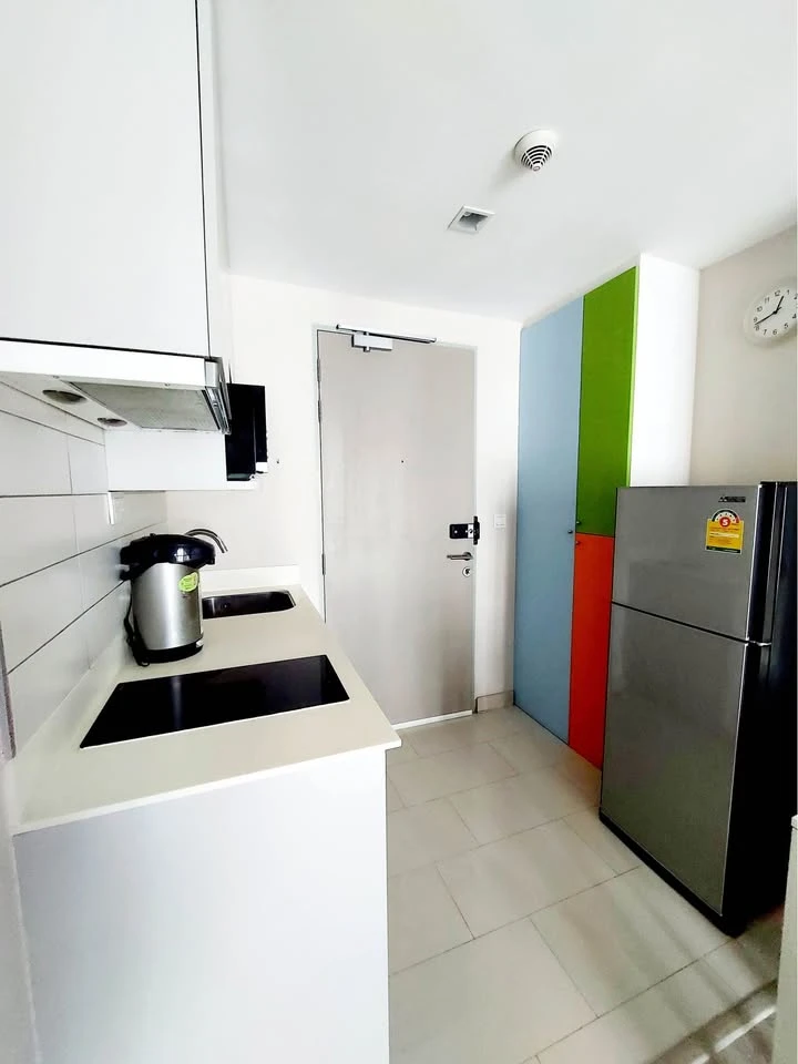 Condo for rent, Ideo Phayathai, spacious room, ready to move in, built-in in the room, just bring your bags and come right away.