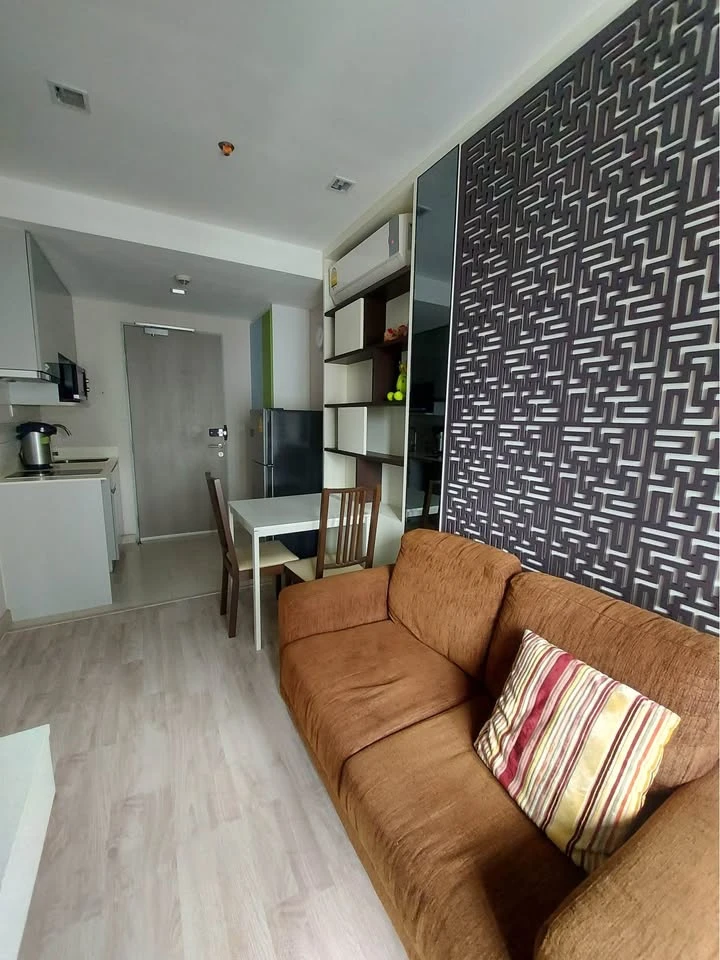 Condo for rent, Ideo Phayathai, spacious room, ready to move in, built-in in the room, just bring your bags and come right away.