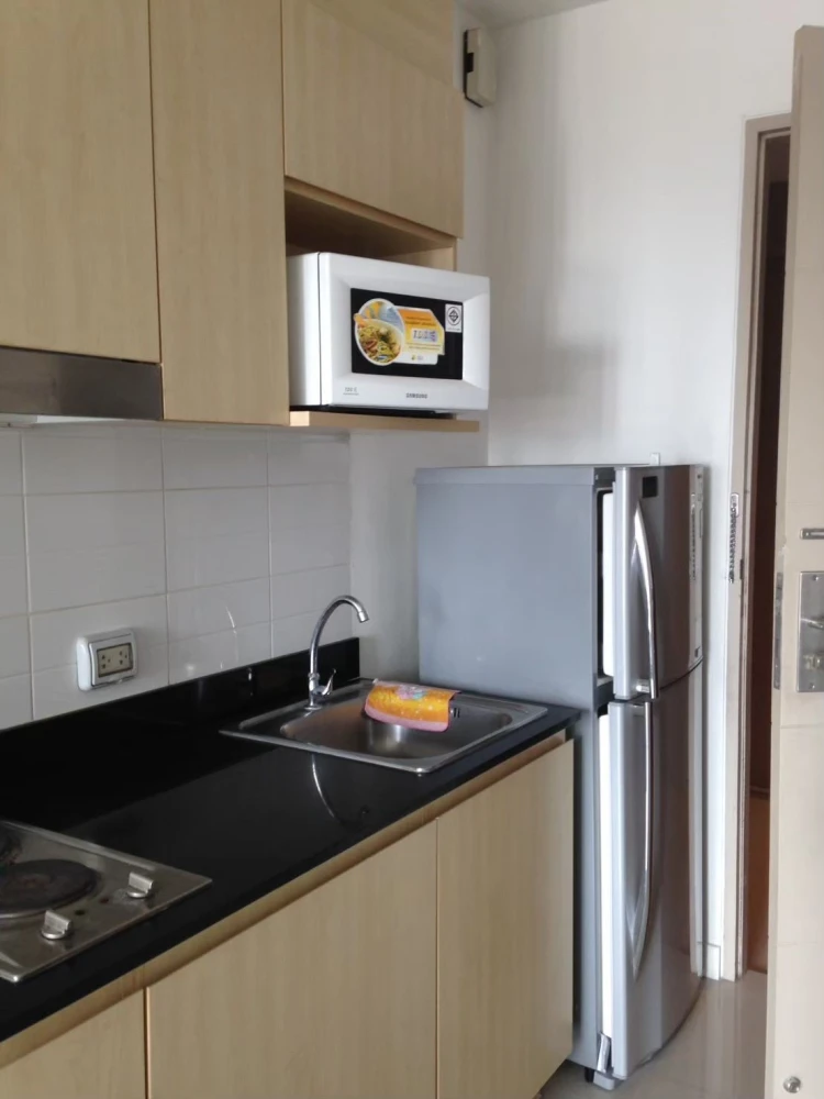 Condo for rent, Ideo Ratchada-Huai Khwang. Nice unit on the 18th floor with a great view. Excellent value. Don't miss out!