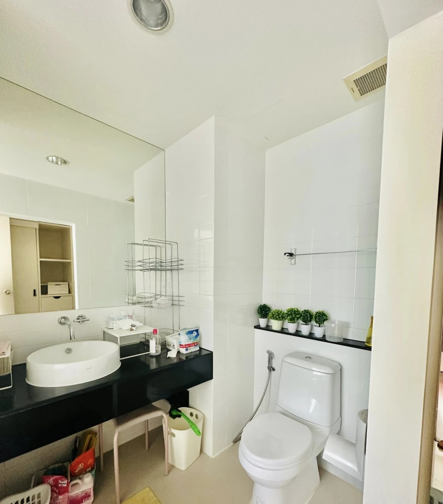 Condo for rent, Ideo Sathorn-Taksin, ready to move in, fully furnished, 20th floor, city view, move in now!
