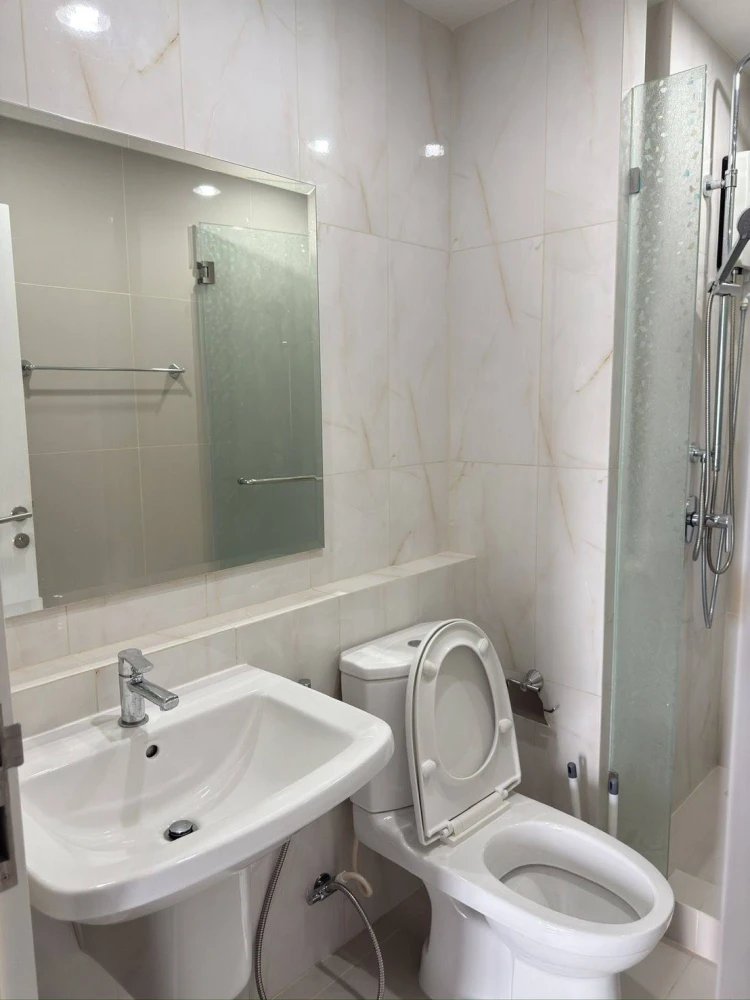 Condo for rent Niche Mono Mega Space Bangna, 31st floor, fully furnished + built-in, come and reserve now.