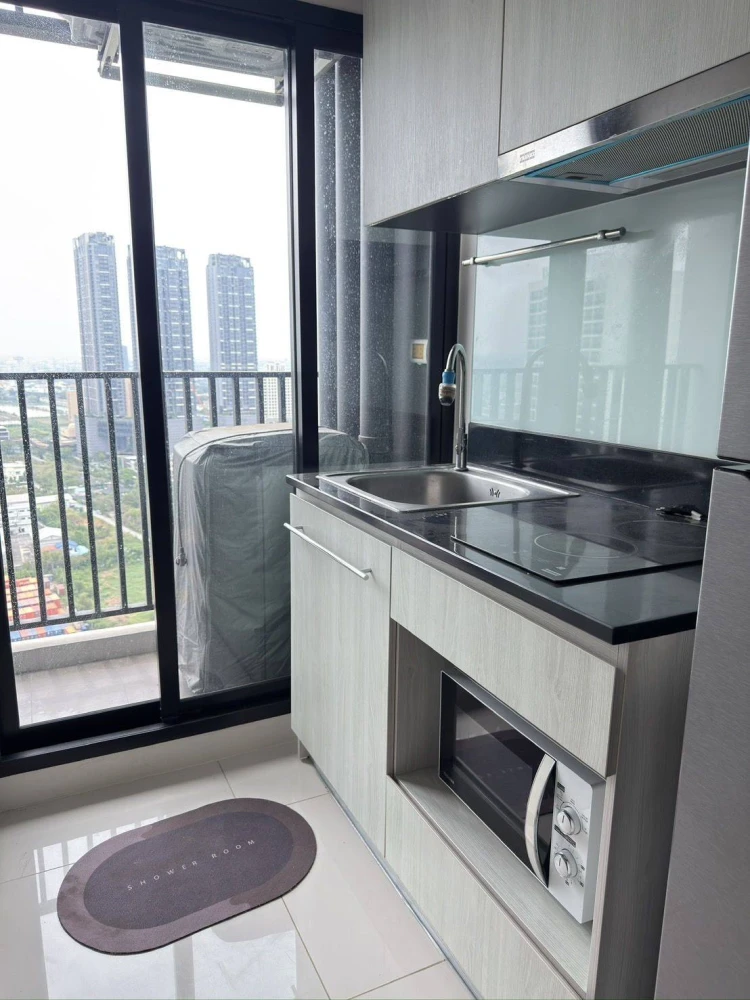 Condo for rent Niche Mono Mega Space Bangna, 31st floor, fully furnished + built-in, come and reserve now.