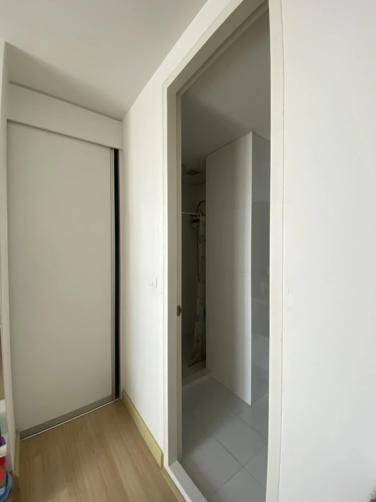 Condo for rent: The Parkland Srinakarin Lakeside, corner room with privacy, lots of usable space, come and reserve now.