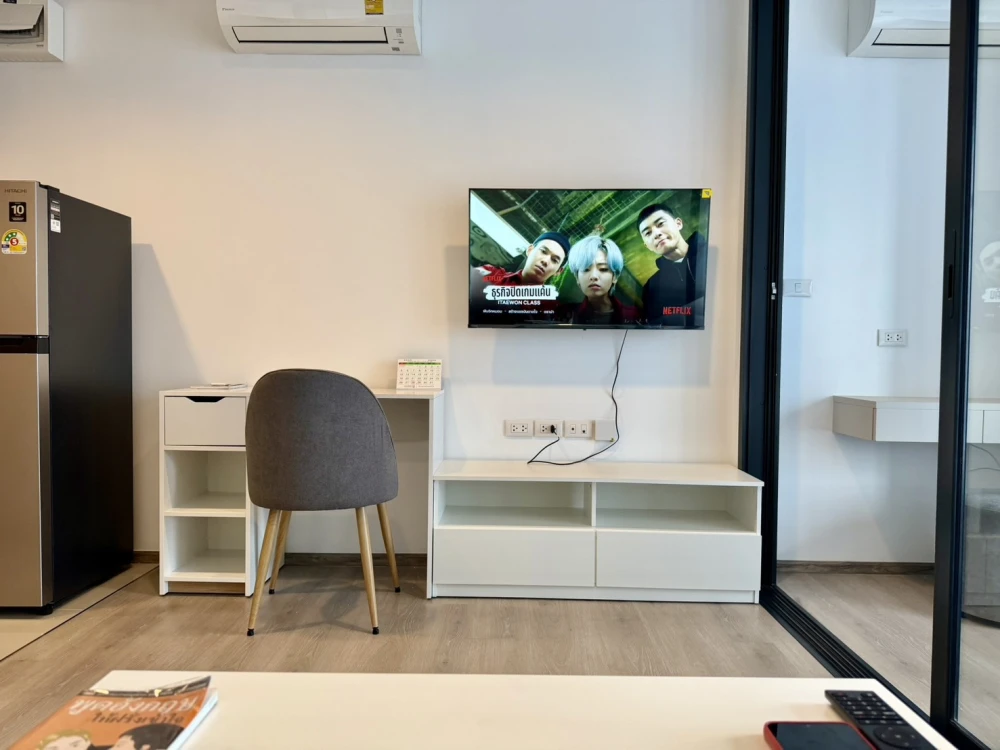 High-Floor Condo for RENT - Cozy 33 sq.m., 28th Floor (Building B), Fully Furnished with Sofa Bed & Dedicated Work Desk, Essential Appliances Included