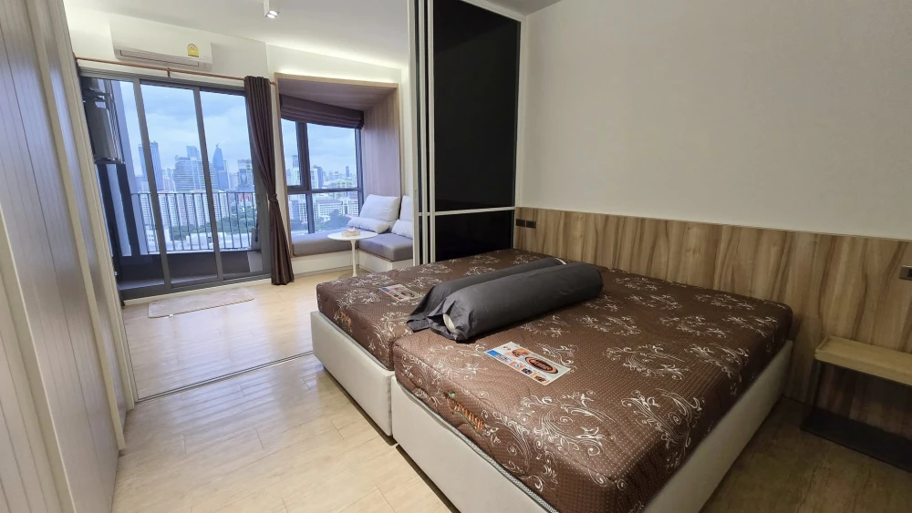 Condo for rent, Triple Y Residence, studio room, 20th floor, high view, great price, hurry and reserve before it's too late.