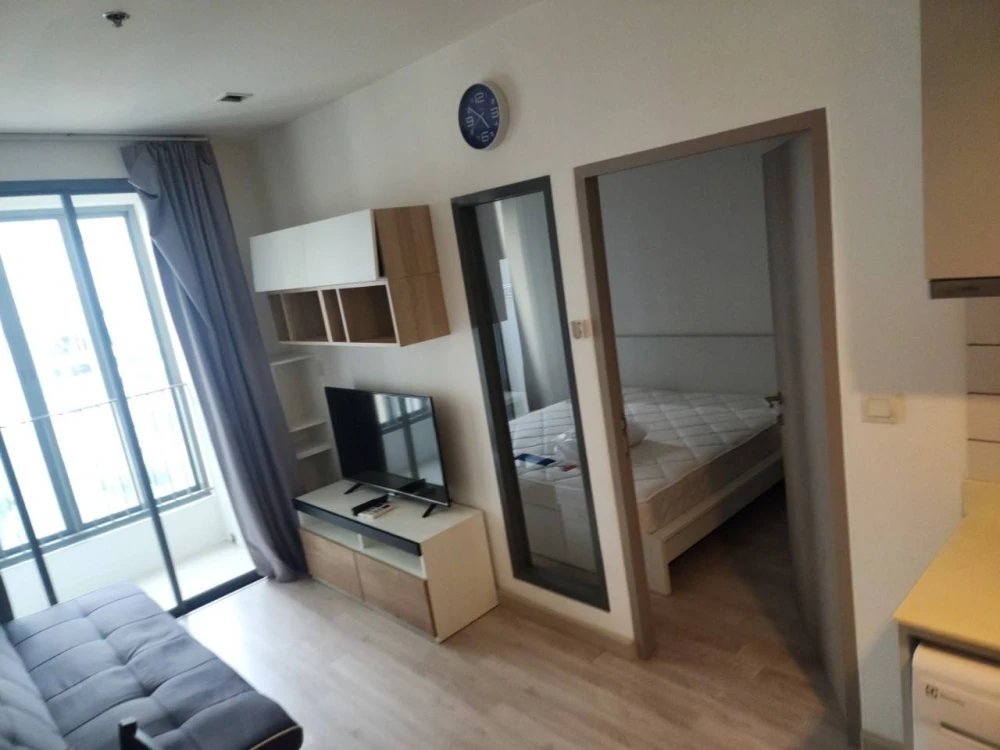 Modern Condo for RENT - Cozy 31 sq.m., 10th Floor, Fully Equipped with All Appliances Including Washing Machine, Rent Includes Common Fees & Car Parki