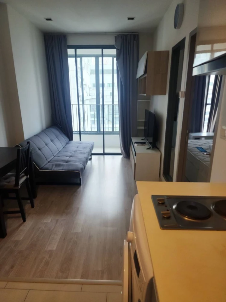 Modern Condo for RENT - Cozy 31 sq.m., 10th Floor, Fully Equipped with All Appliances Including Washing Machine, Rent Includes Common Fees & Car Parki