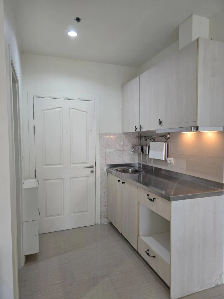 Condo for rent on the Chao Phraya River, Manor Sanambinnam. Private unit, no adjacent rooms. Book now, don't miss out!