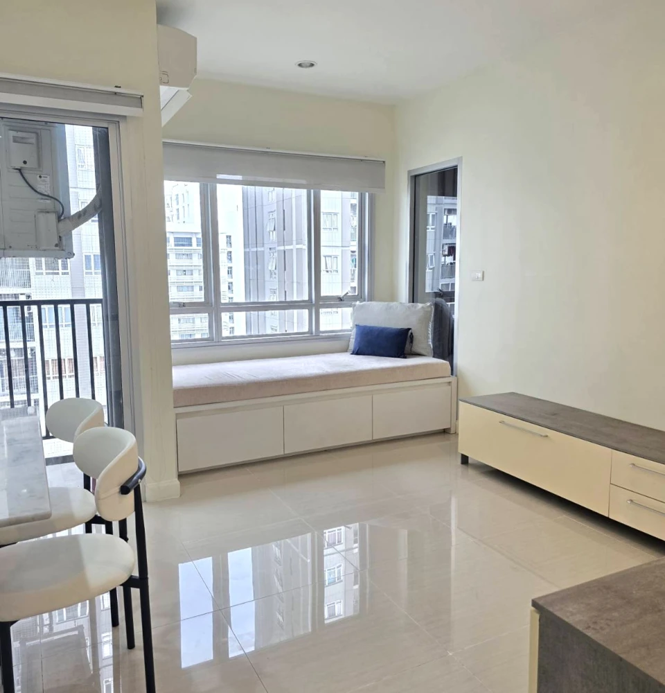 Condo for rent on the Chao Phraya River, Manor Sanambinnam. Private unit, no adjacent rooms. Book now, don't miss out!