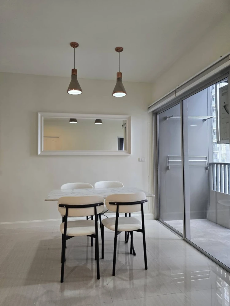 Condo for rent on the Chao Phraya River, Manor Sanambinnam. Private unit, no adjacent rooms. Book now, don't miss out!