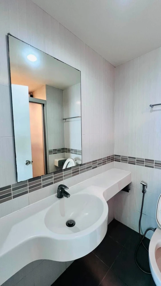Condo for rent Lumpini Park Rama 9, spacious room, comfortable, affordable price, book now, don't wait.