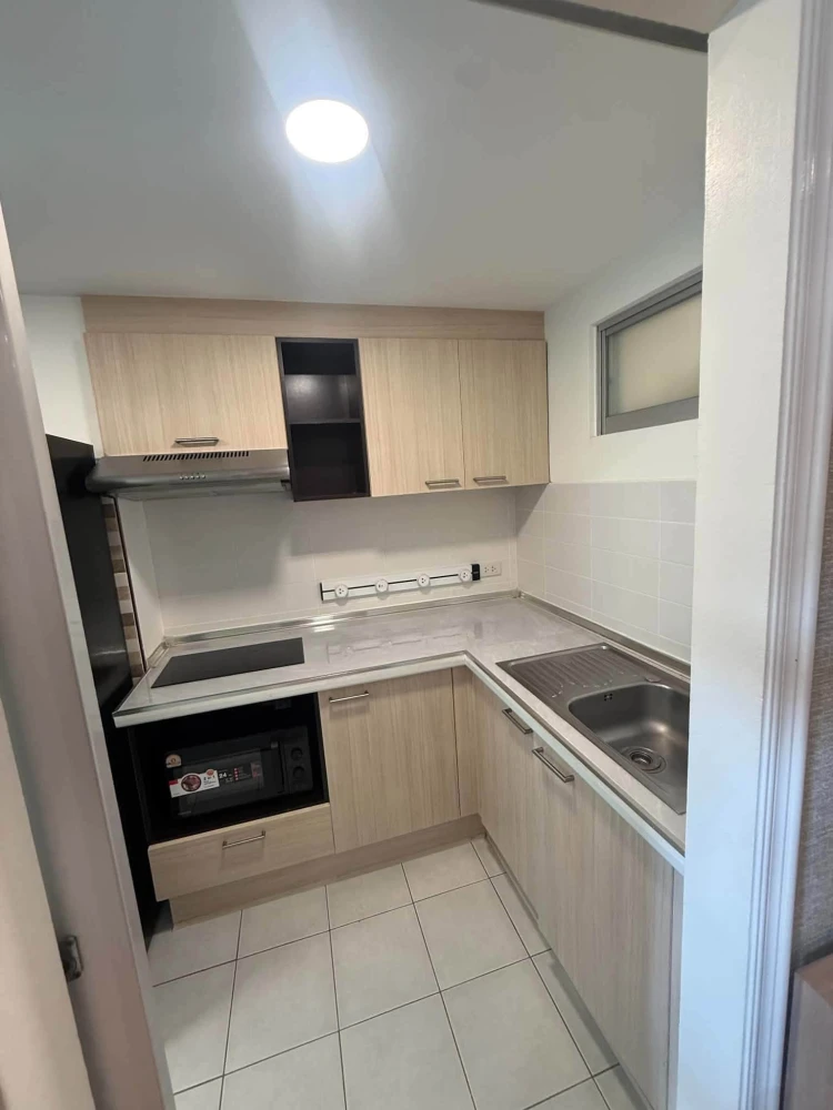 Condo for Rent: Lumpini Ville Cultural Center. Spacious 2-bedroom, 2-bathroom unit featuring full built-in furnishings throughout. Elegant, fully deco