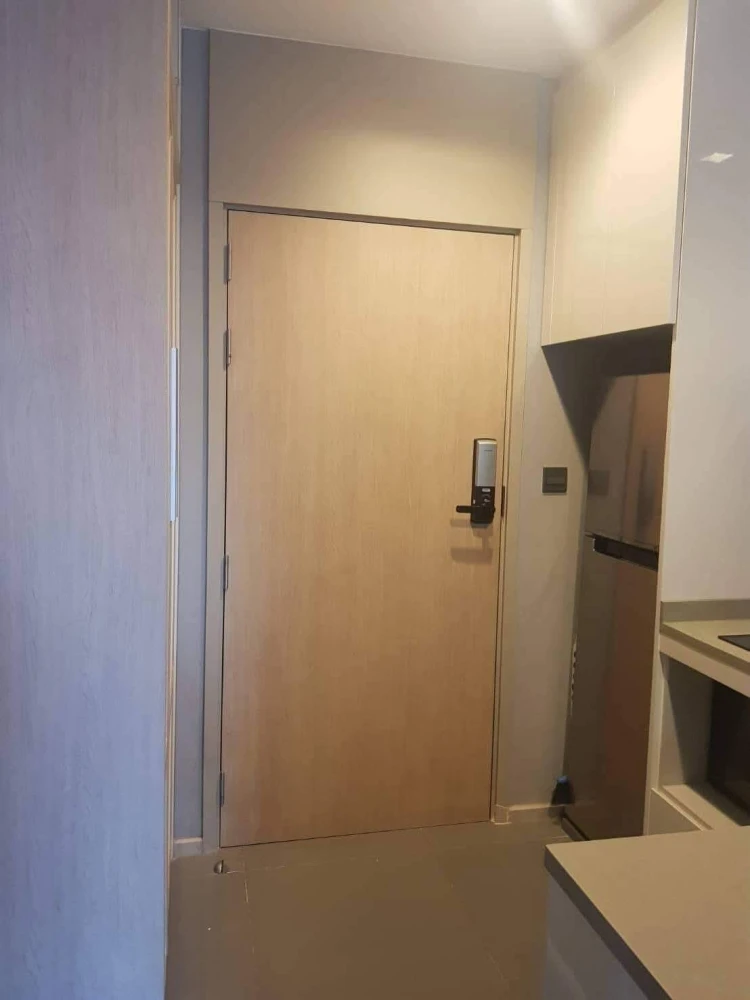 Condo for rent, luxury M Thonglor 10, beautifully decorated room, 14th floor, high view, comes with a very good price. You must hurry to reserve.