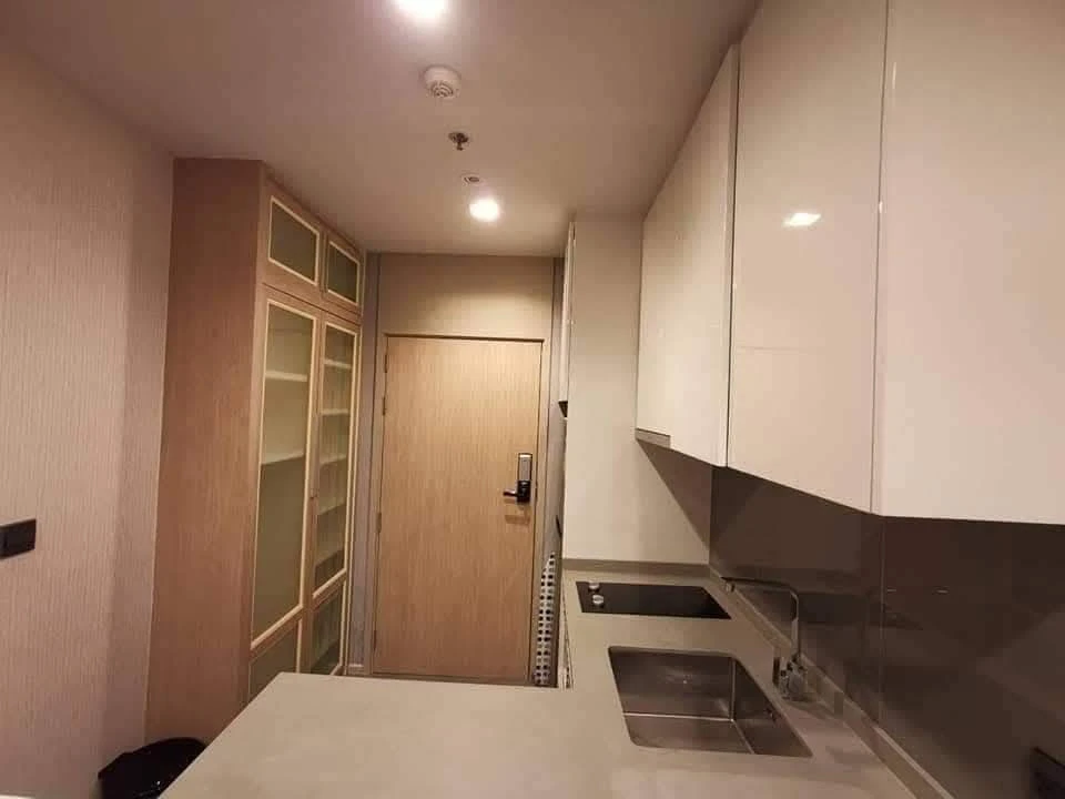 Condo for rent, luxury M Thonglor 10, beautifully decorated room, 14th floor, high view, comes with a very good price. You must hurry to reserve.