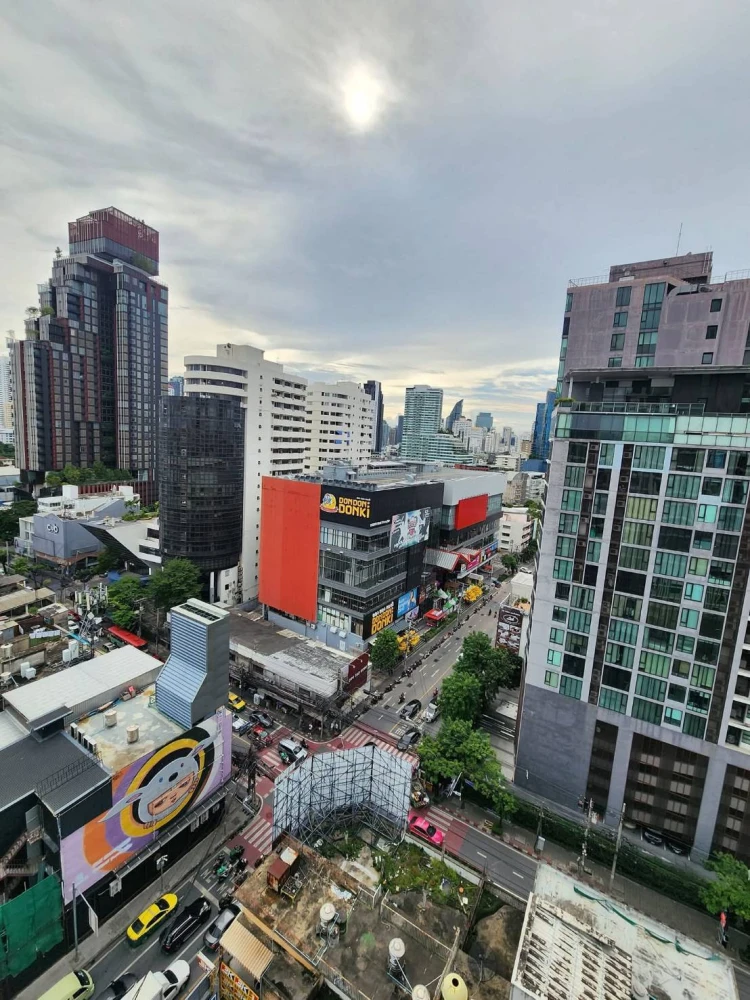 Condo for rent, luxury M Thonglor 10, beautifully decorated room, 14th floor, high view, comes with a very good price. You must hurry to reserve.