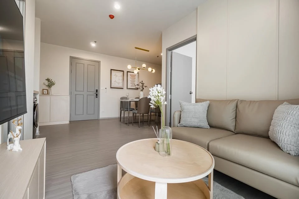 Luxury condo for rent, The Parkland Phetkasem 56, corner room, private, decorated in modern luxury, hurry and reserve now.