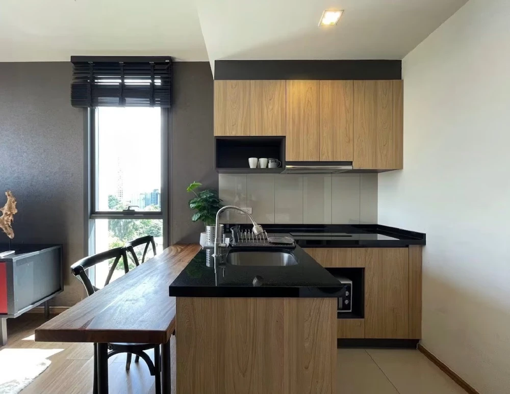 Luxury Resort-Style Condo for RENT - Spacious 65 sq.m., 2 Bedrooms & 2 Bathrooms, 6th Floor Corner Unit (Highest Privacy & Best Layout), Surrounded by