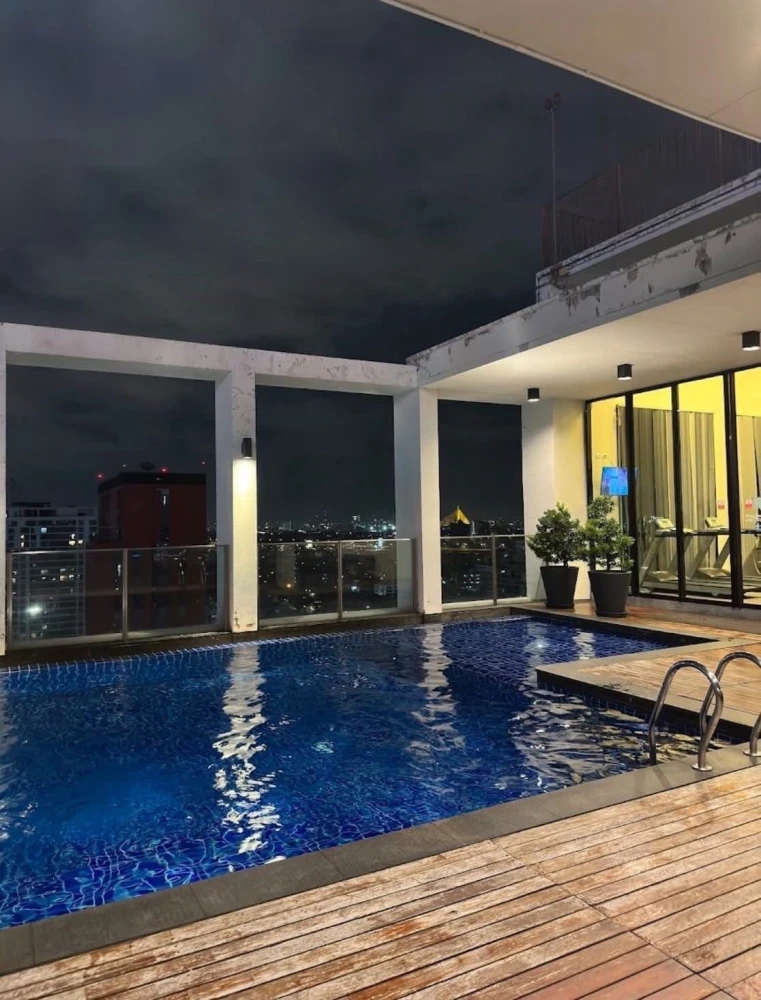Spacious 43 sq.m. 1-BR Condo for Rent - Walk-in Closet & Bathtub, Just 140m to BTS Ari | ✨ Noble Reform