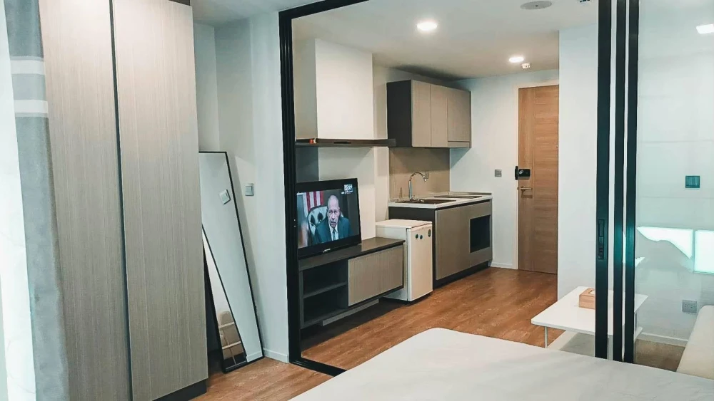 Private Top-Floor Corner Unit for Rent - Tower B, 8th Floor with Iconic Elephant Building View | ✨ Atmoz Ladprao 15
