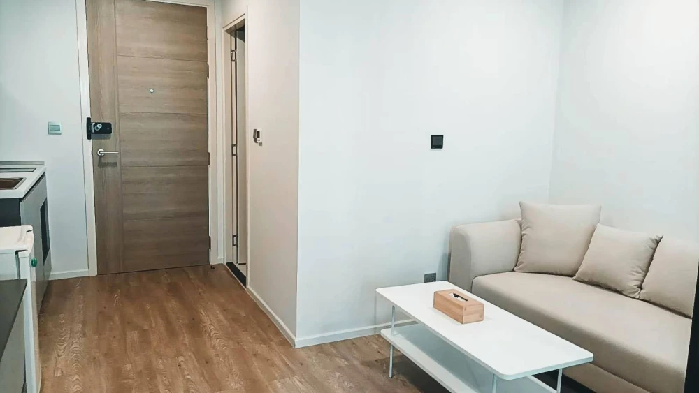Private Top-Floor Corner Unit for Rent - Tower B, 8th Floor with Iconic Elephant Building View | ✨ Atmoz Ladprao 15